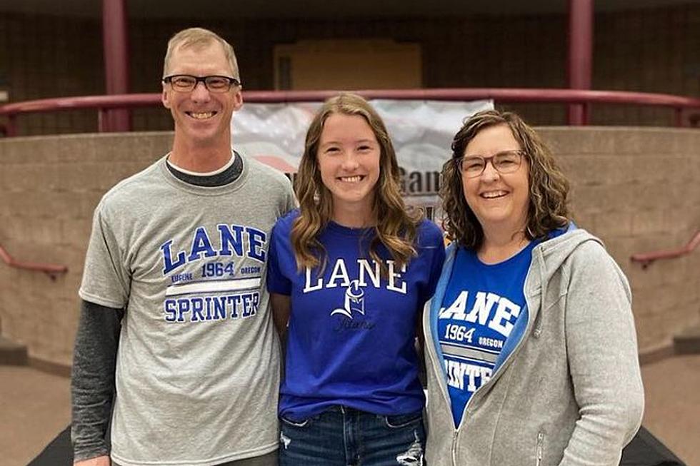 Sara McKen of Star Valley Signs with Lane Community College