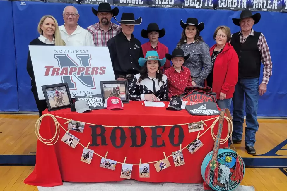 DeEtte Powell of Lyman Signs at Northwest College for Rodeo