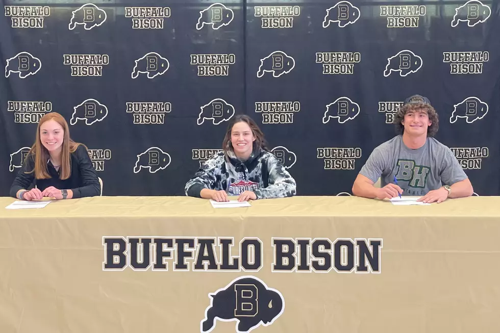 Buffalo&#8217;s Verplancke, Peters, and Bell Sign for College