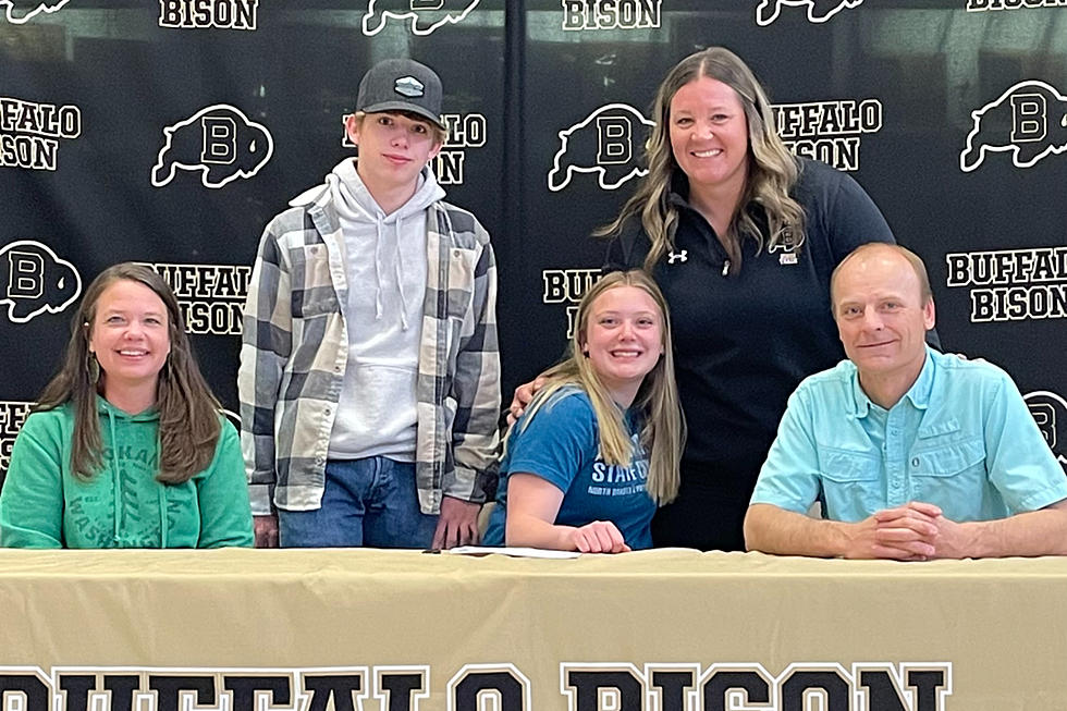 Wiley Waller of Buffalo Signs for Track and Field at Bismarck State College