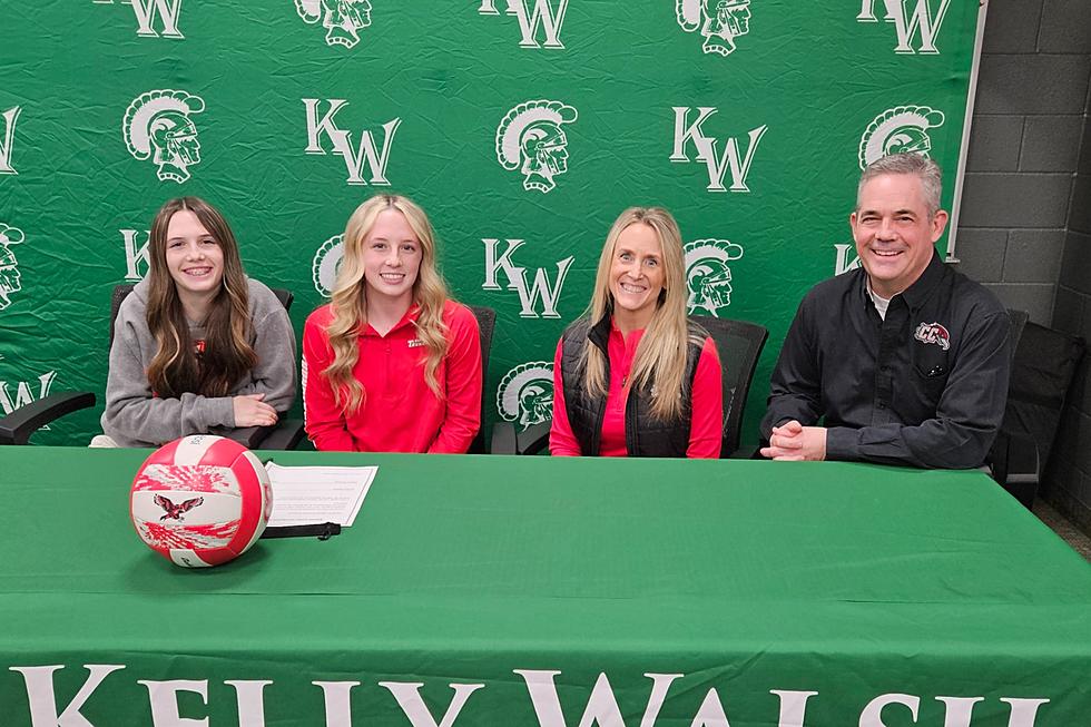 KW’s Makenna Lorenzen Signs with Casper College for Volleyball