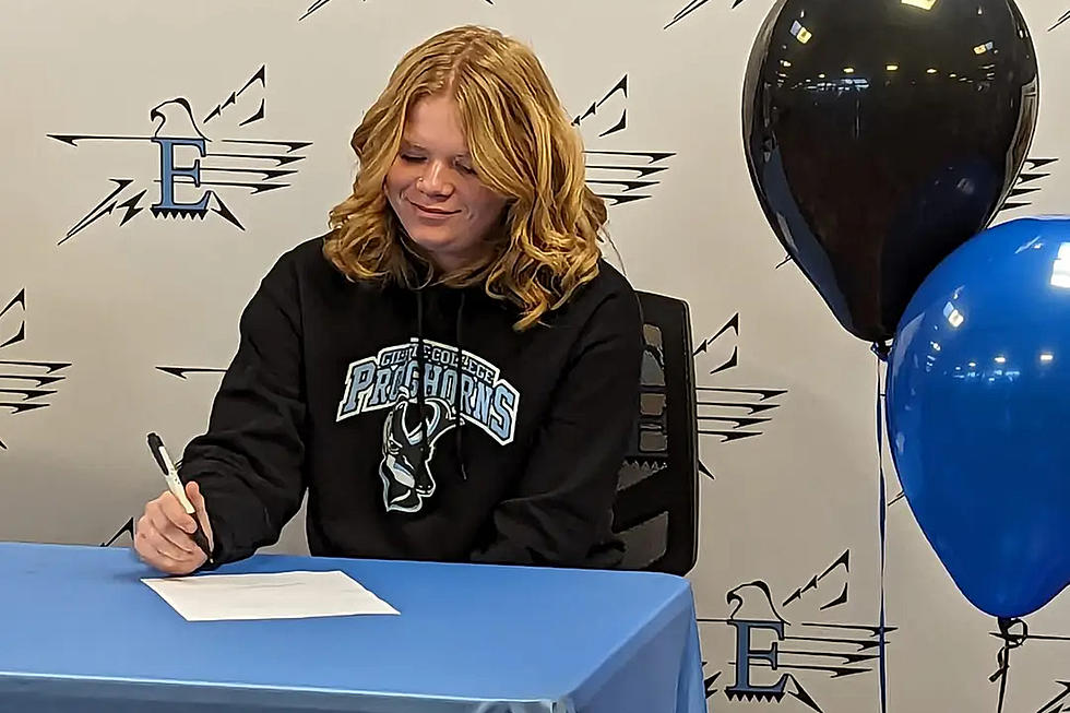 Addy Schilling from Cheyenne East Signs at Gillette College