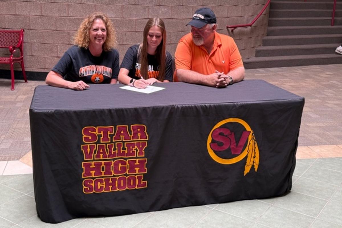Kenna Merritt of Star Valley Commits to Cen. Wyoming for Soccer