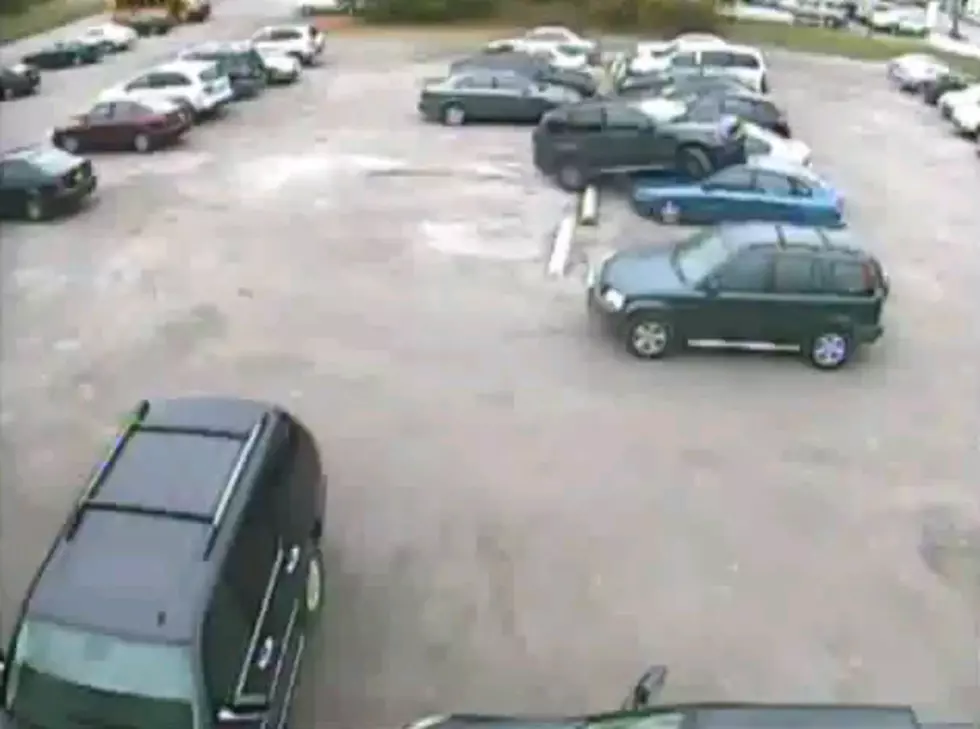 Parking Fail [VIDEO]