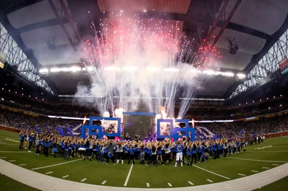 Nickelback &#8211; Crowd Reaction At Ford Field During Half Time Performance (VIDEO)