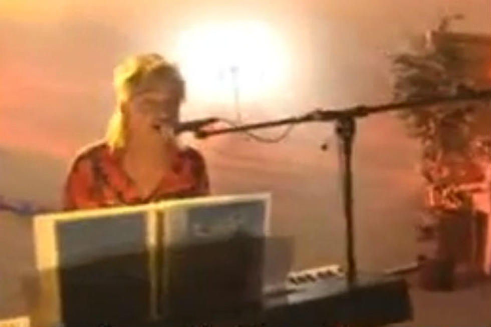 German Wedding Singer Chokes On Microphone [FBHW]