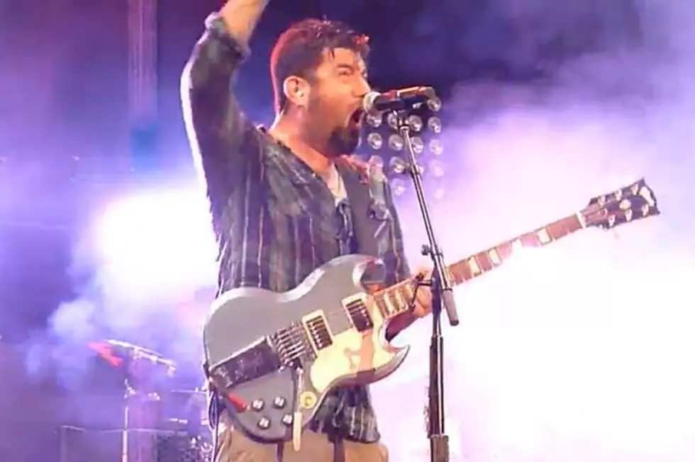 Watch Deftones Perform New Song &#8216;Leathers&#8217; at Epicenter 2012