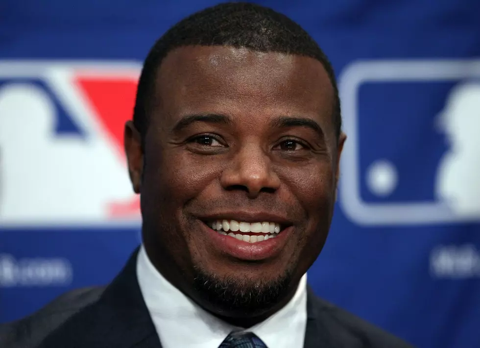 Free Beer & Hot Wings: Ken Griffey Jr. Gives Worst Interview Ever to ESPN [Video]