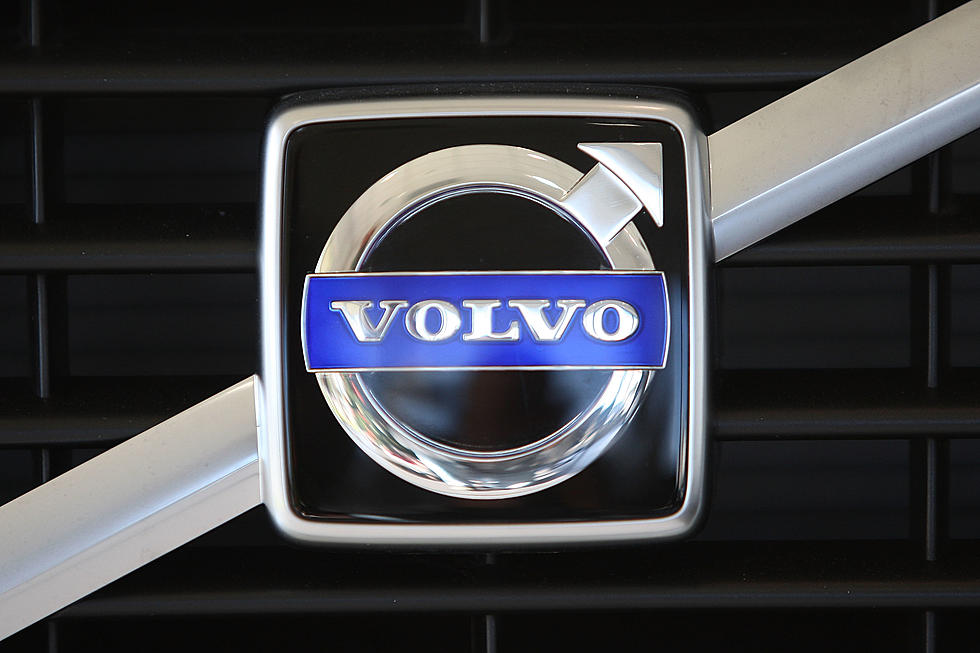 Free Beer & Hot Wings: Greatest Ad for an Old Volvo You’ll Ever See [Video]