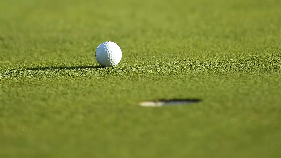 Free Beer & Hot Wings: Guy Breaks All His Clubs After Bad Round of Golf [Video]