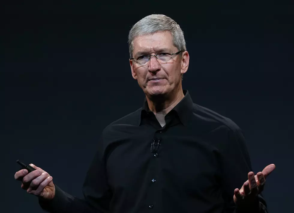 CNBC Host Outs Apple CEO Tim Cook [Video]