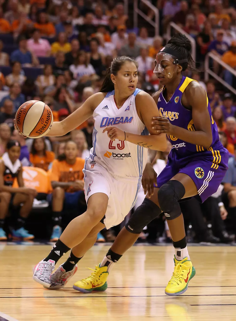 Free Beer &#038; Hot Wings: Failed Alley-Oop At WNBA All-Star Game [Video]