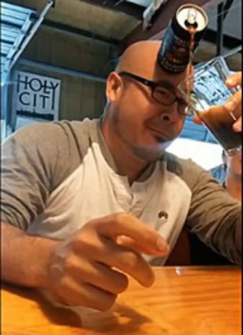 Free Beer & Hot Wings: Guy Pours Beer with His Forehead [Video]