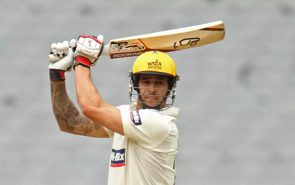 Free Beer &#038; Hot Wings: Cricket Player&#8217;s Long Drive Strikes Commentary Booth Window [Video]