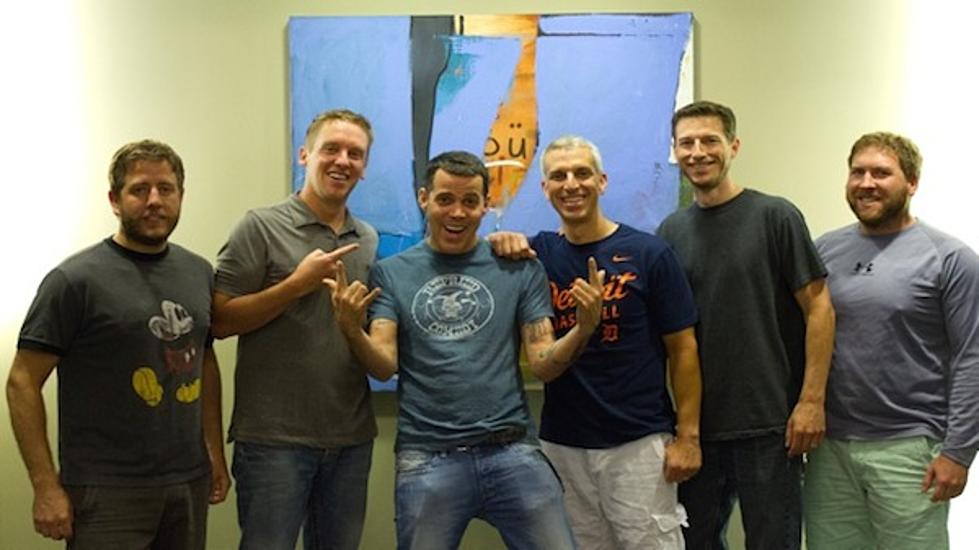 Free Beer &#038; Hot Wings: Steve-O In Studio to Talk Sea World, Clown College and Mike Tyson Breaking His Nose [Video]