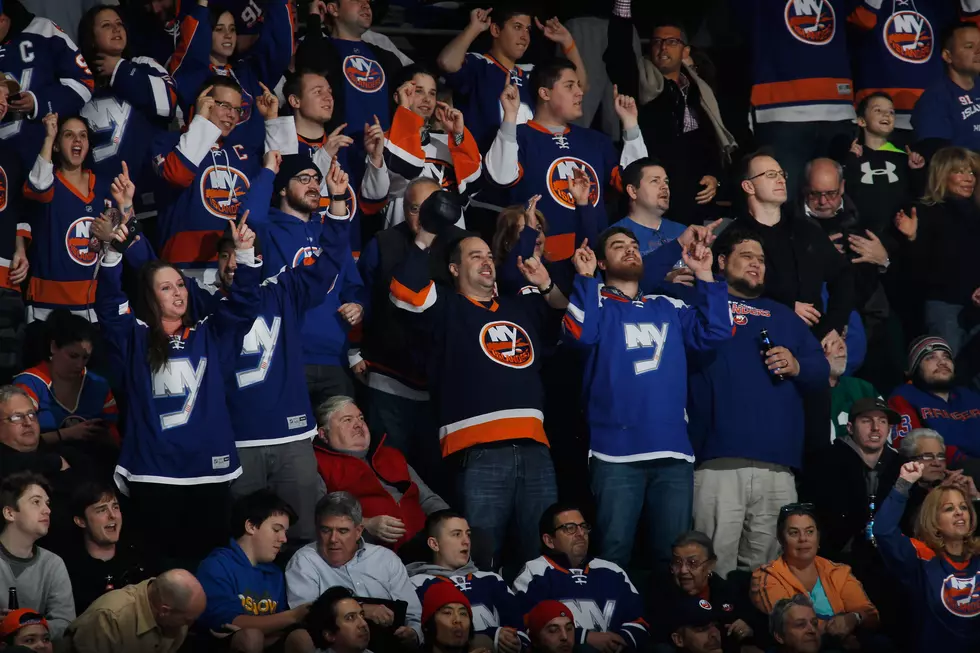 New York Islanders Fan Gives Way Too Much Info During Intermission Interview [Video]