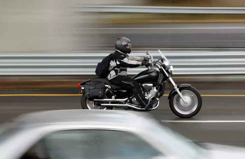 Motorcycle Rider Gets Instant Karma For Trying to Split Traffic [Video]
