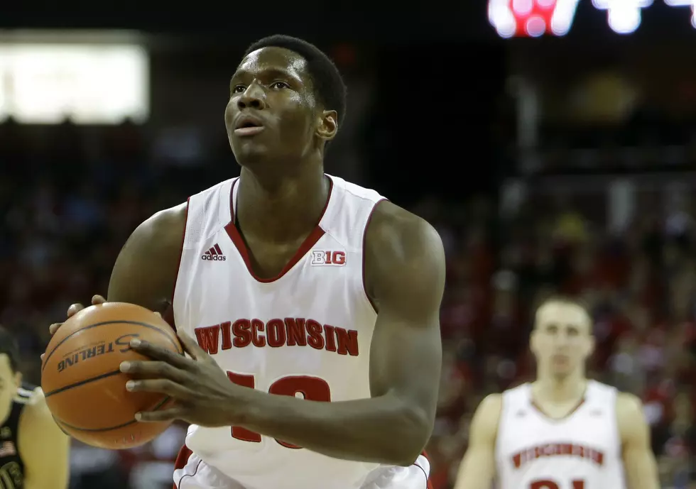 Wisconsin Basketball Player Has Embarrassing News Conference Moment [Video]