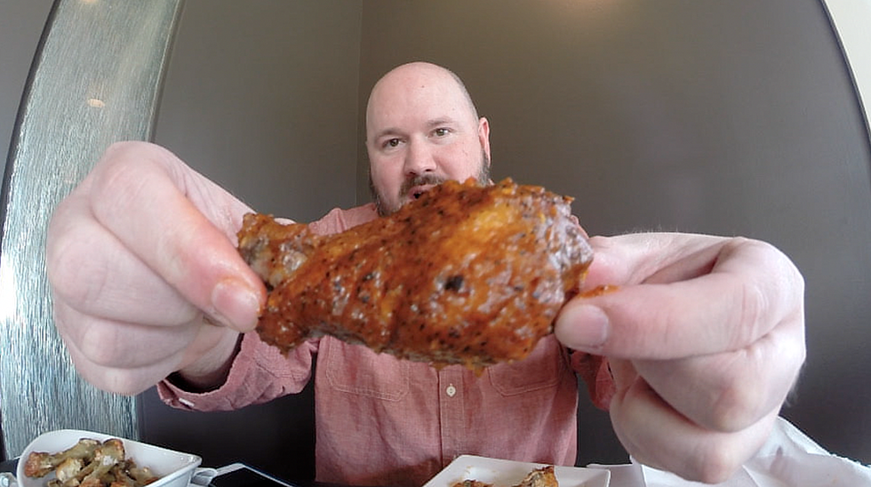 Johnnie and Ned Sample Riverhouse Ada’s 2015 King of the Wing Entry Wings [Video]