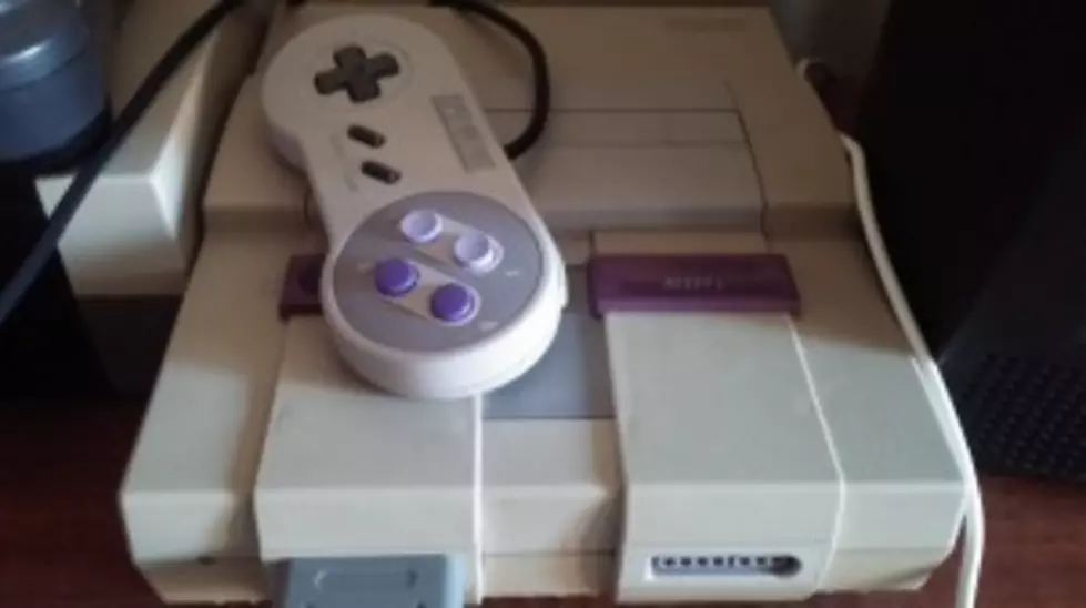 Man Reportedly Finds an SNES-CD Prototype Console [Video]