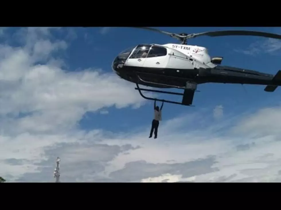 Man Grabs on to Helicopter as It’s Taking Off, Sustains Serious Injuries [Video]