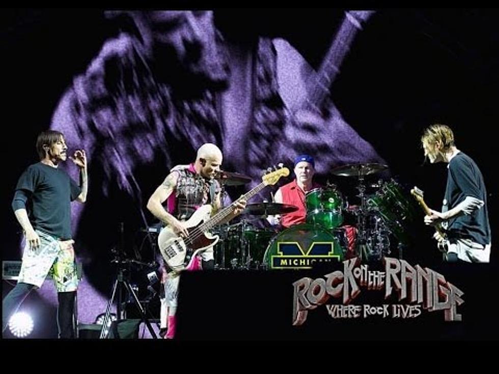 Check Out Chad Smith’s Michigan Logo on His Red Hot Chili Peppers Drumkit! [Video]