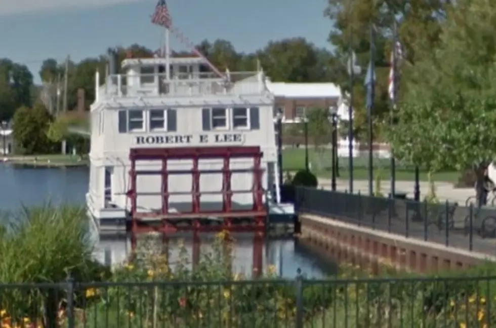 ‘Robert E. Lee’ Name Being Removed from Lowell Showboat