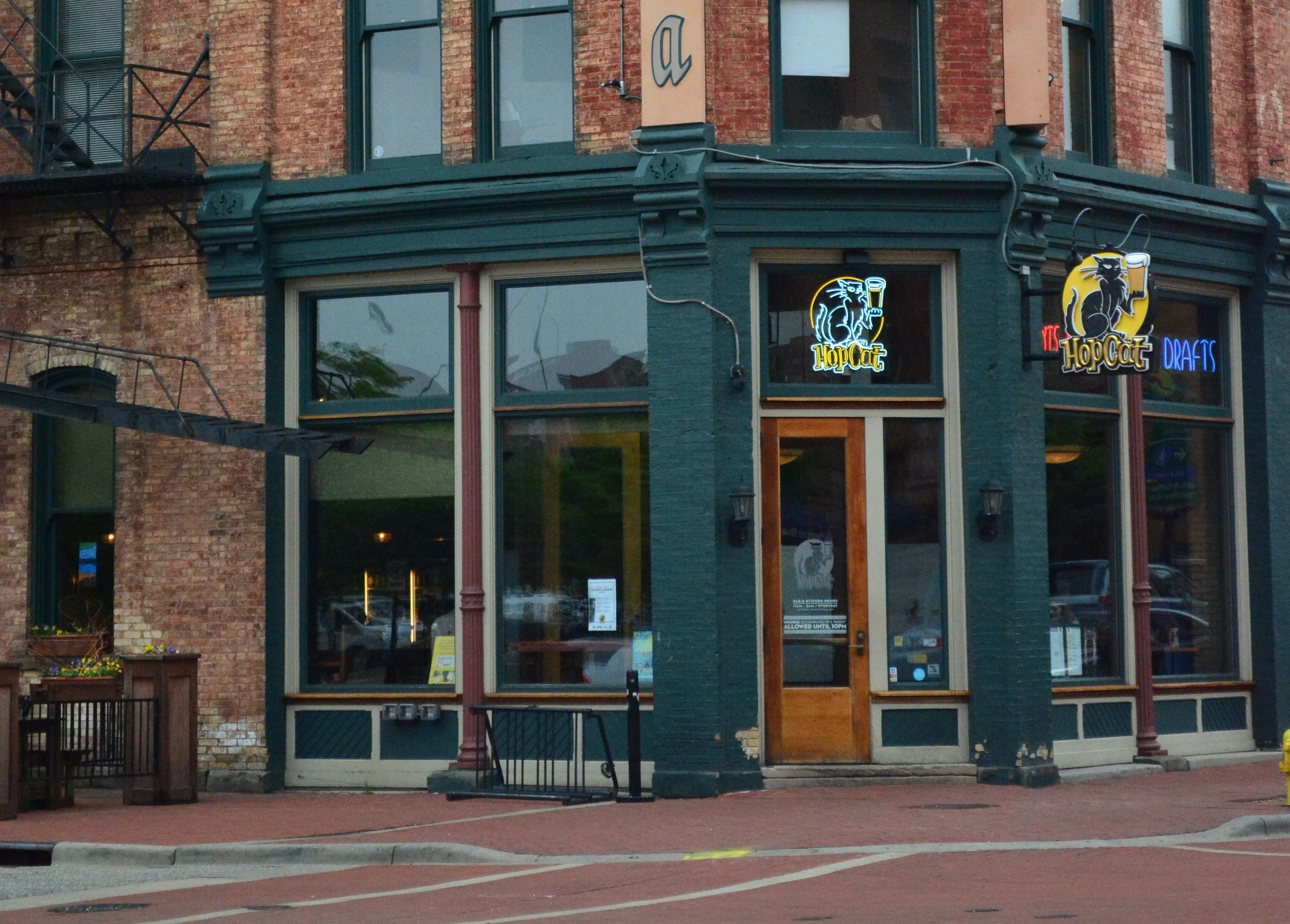 where to park for hopcat grand rapids