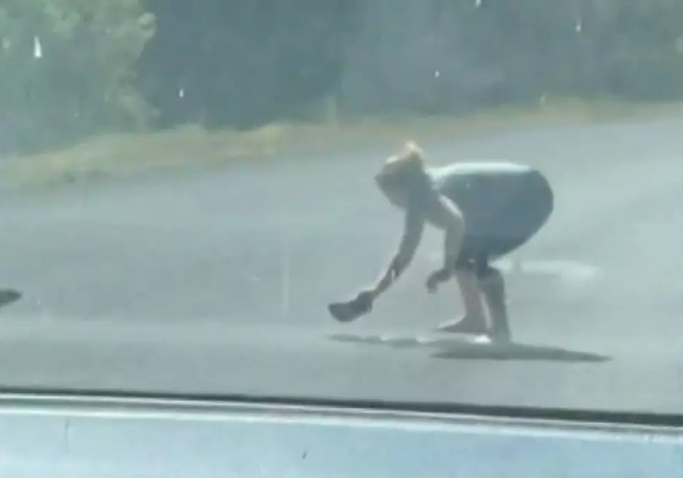 You Have To See How Casually This Arizona Woman Picks Up A Snake