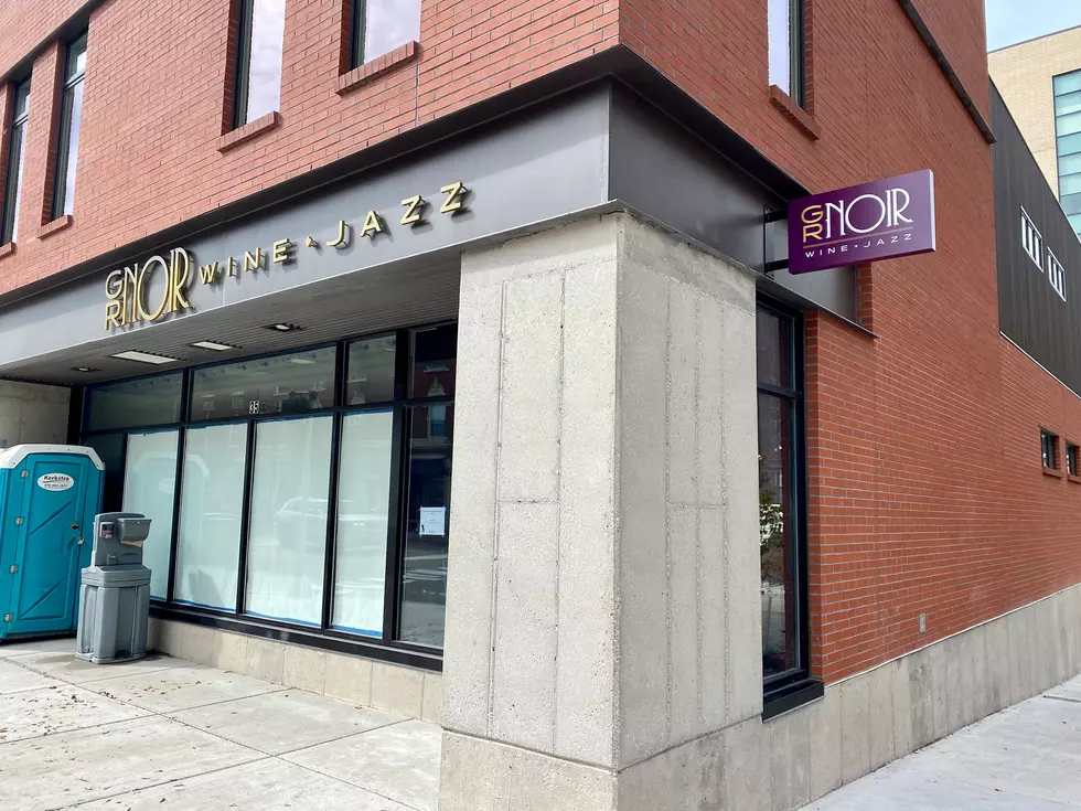 New Downtown GR Wine and Jazz Bar Now Open For Curbside Pickup