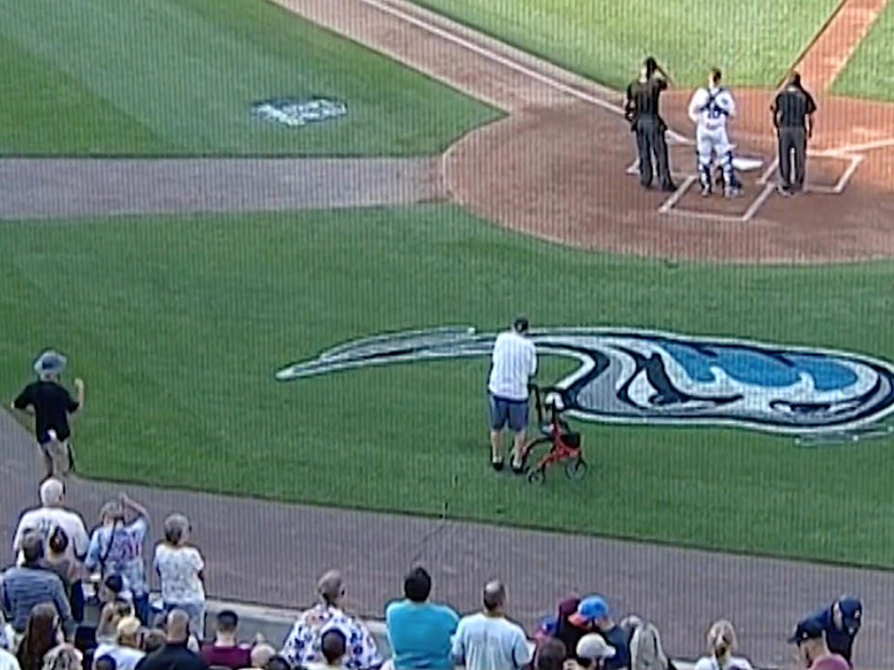 96-Year-Old WWII Veteran Sings National Anthem at Whitecaps Game [VIDEO]