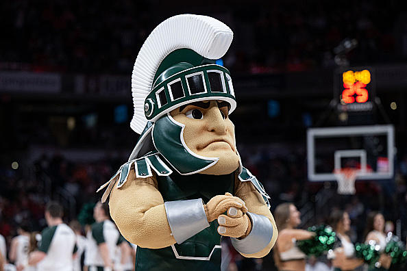 Msu S Mascot Statue Of Sparty Hit By Drunk Driver