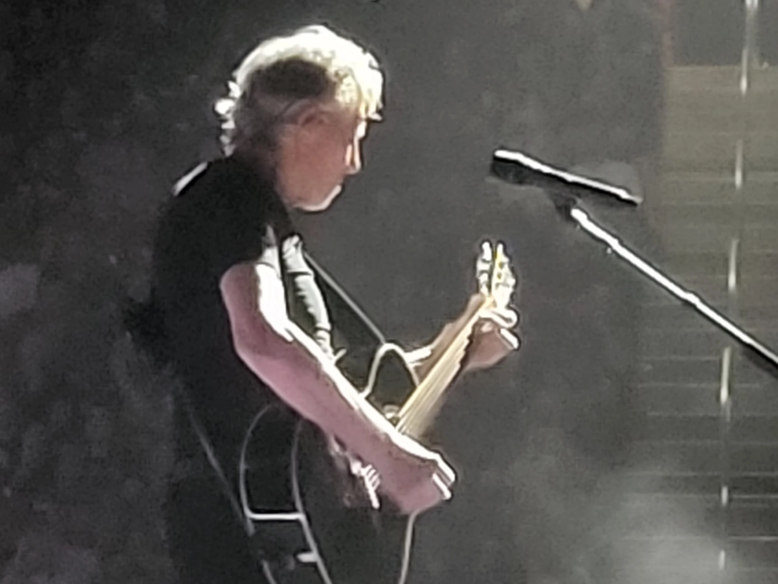 Roger Waters This Is Not A Drill Tour Show Review And Gallery