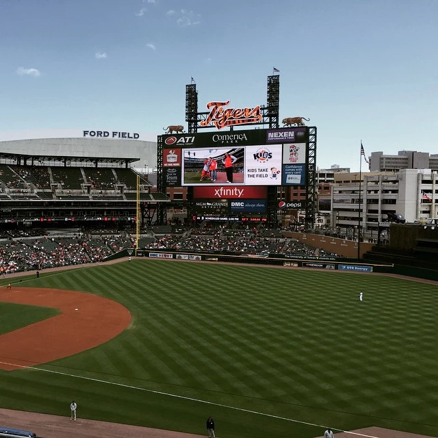 File:Boston Braves uniforms at SunTrust Park, May 2017.jpg - Wikimedia  Commons