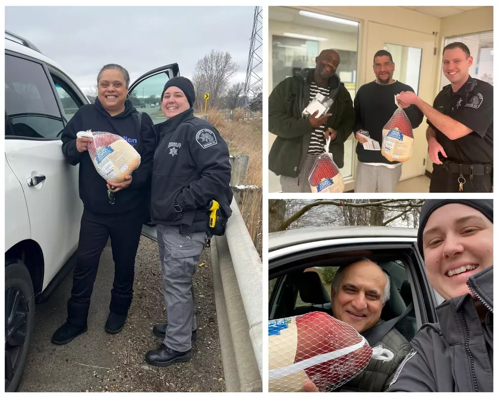Michigan Police Hand Out Turkeys Instead of Tickets for Thanksgiving