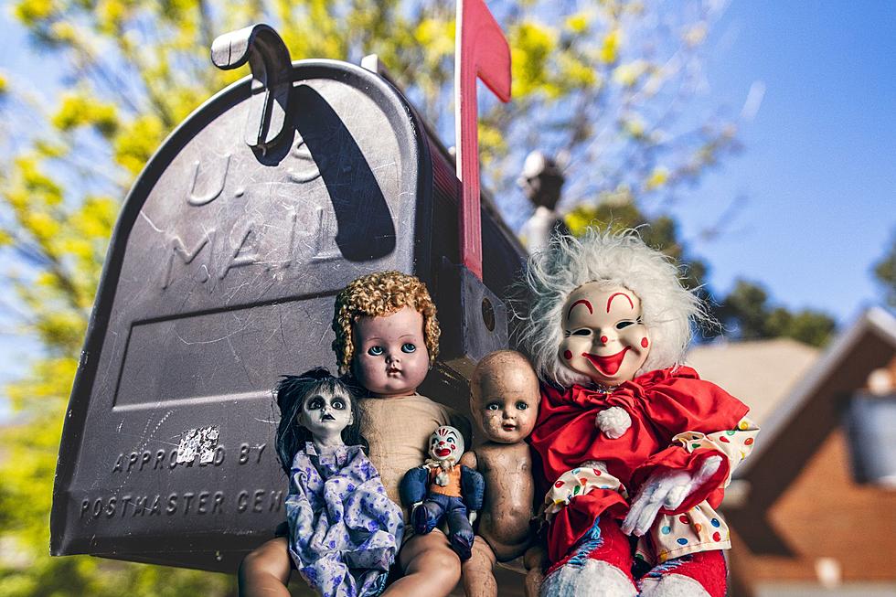 Creepy Dolls Move in to Michigan Man&#8217;s Mailbox: &#8216;We Live Here Now&#8217;