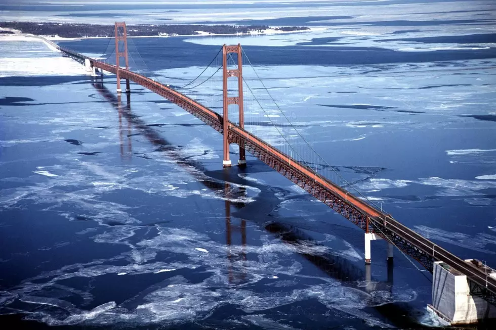 Rare Photo Of The Mackinac Bridge Before It Was Green?