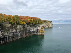 Looking for the Best Pictured Rocks Boat Tour?