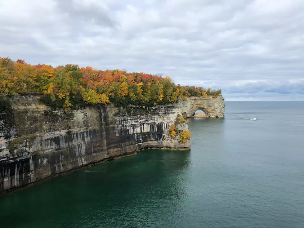 Looking for the Best Pictured Rocks Boat Tour?