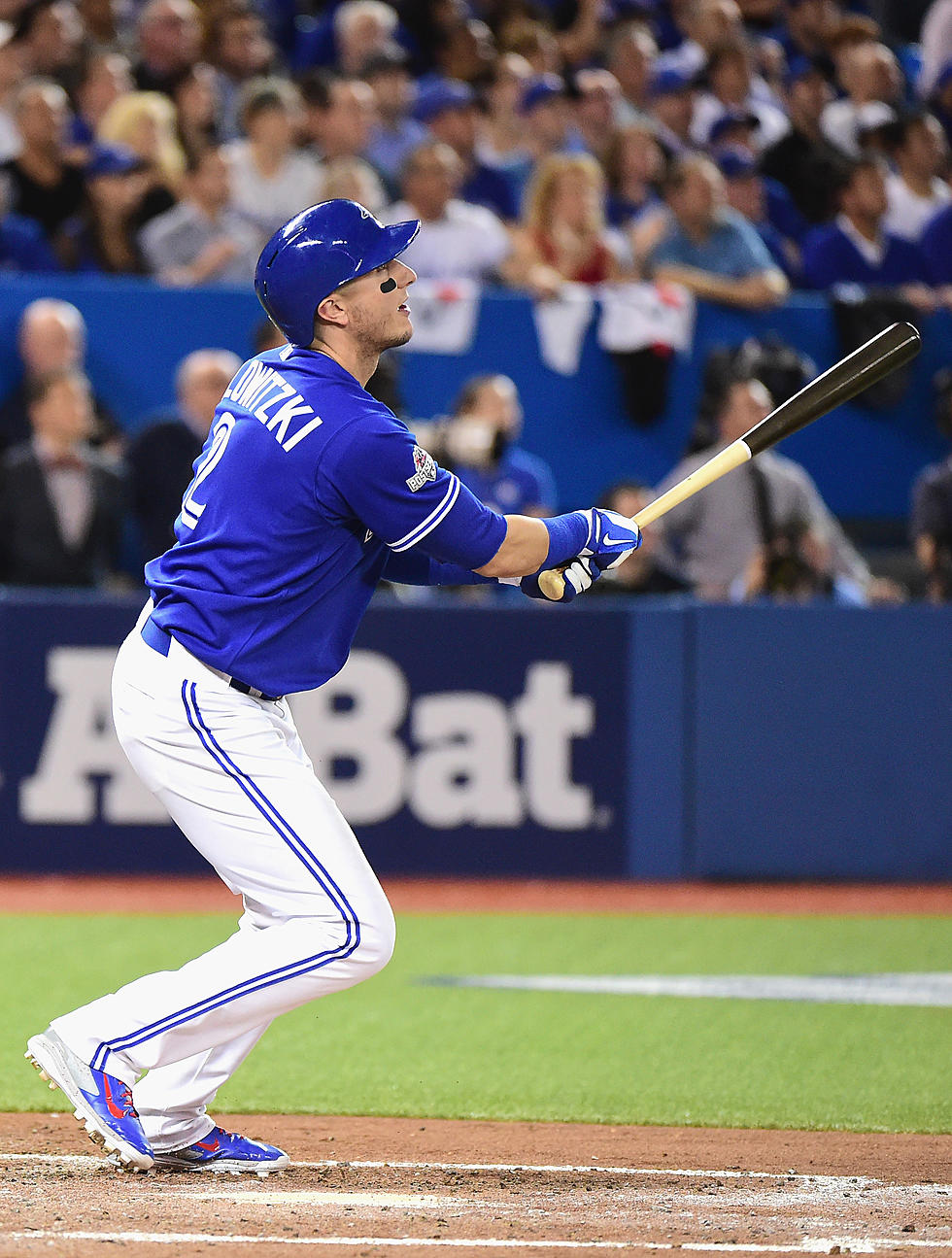 Blue Jays Out Slug Royals in Game 3