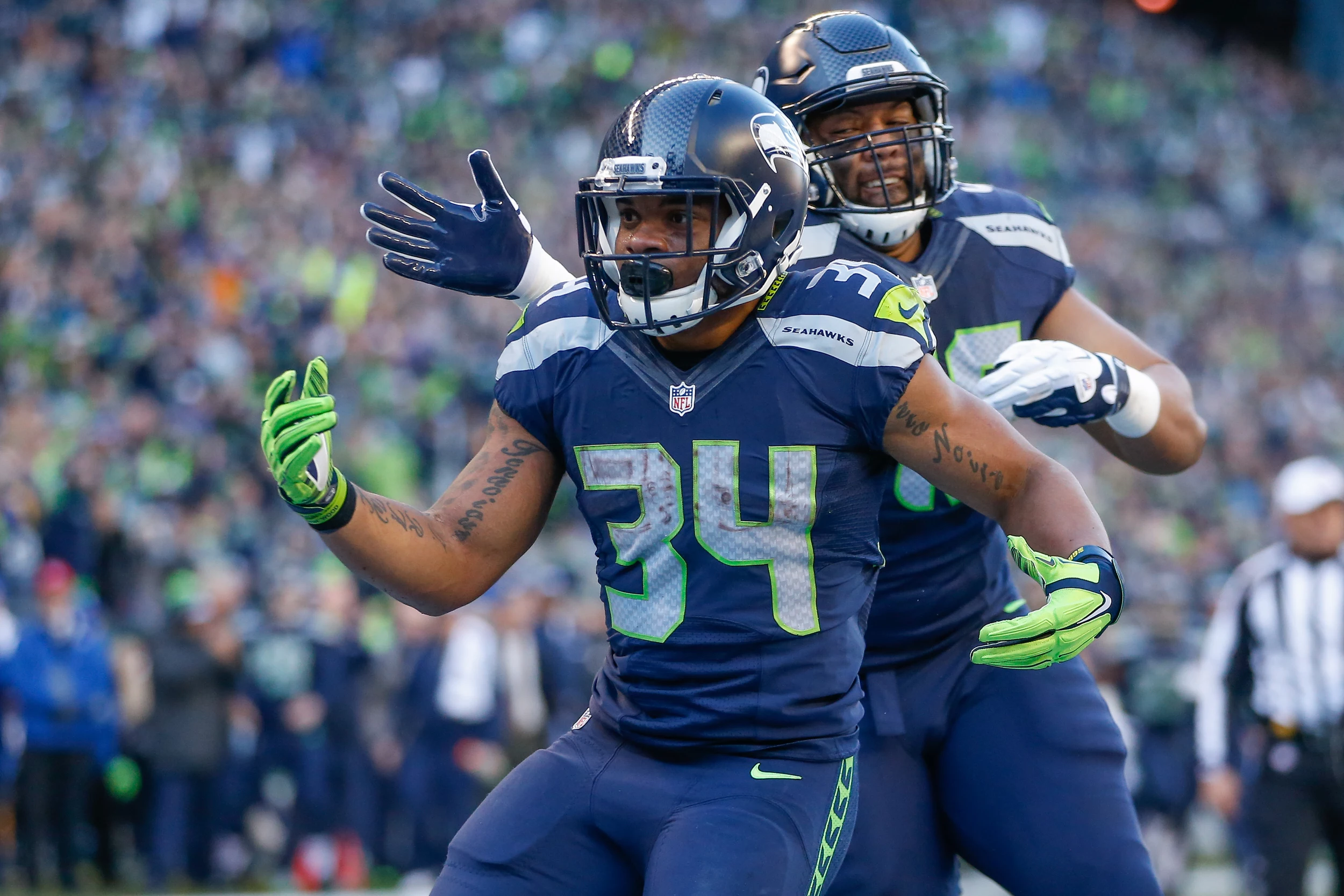 Thomas Rawls leads Seahawks to 40-7 pummeling of Panthers