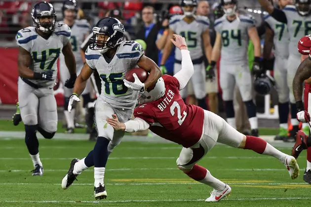 Seahawks Bury An Ugly Memory, Put League on Notice With 36-6 Humbling of Cardinals in Arizona