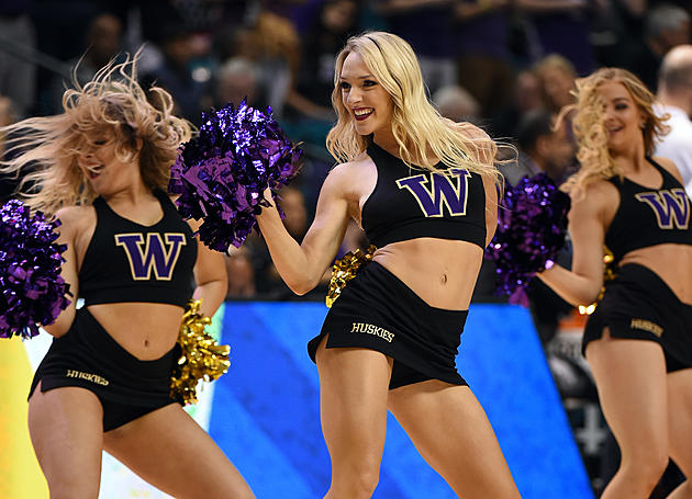 Washington Holds off Oregon&#8217;s Late Rally for 61-56 Win