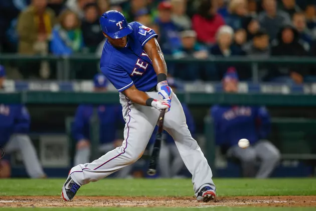 Hamels Tames Mariners, Rangers Stay Close in Wild-card Hunt