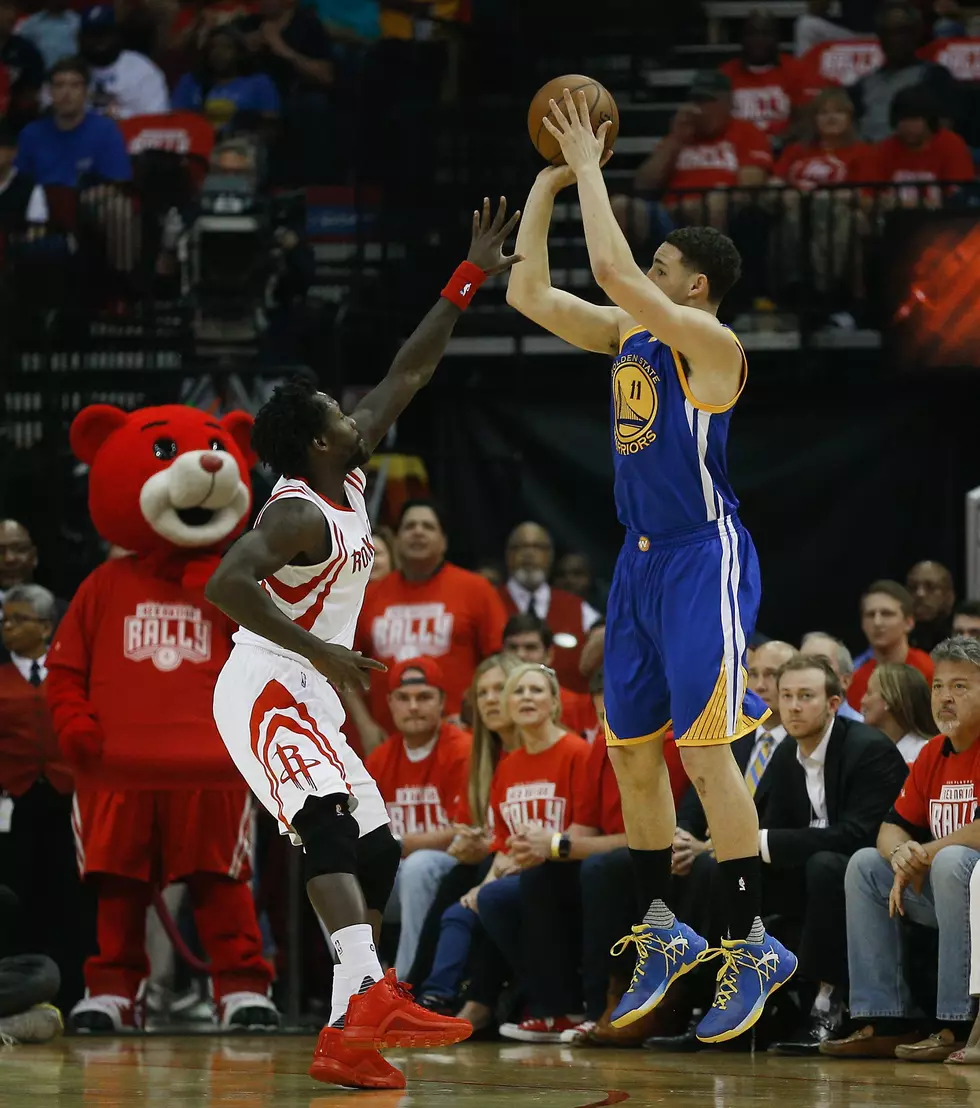 Curry Hurts Knee But Warriors Beat Rockets 121-94 in Game 4
