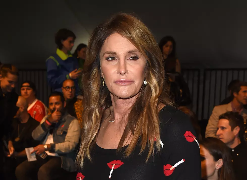 Caitlyn Jenner Dons Medal for ‘Sports Illustrated’ Cover