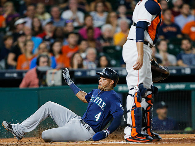 M&#8217;s #KeepFighting, Keep Postseason Hopes Alive With 12-4 Win Over Astros