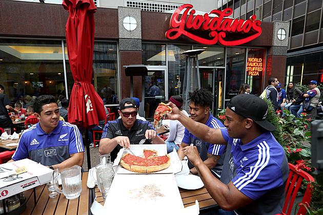 Pizza Delivery! Cubs Get Deep Dish Congrats From Royals