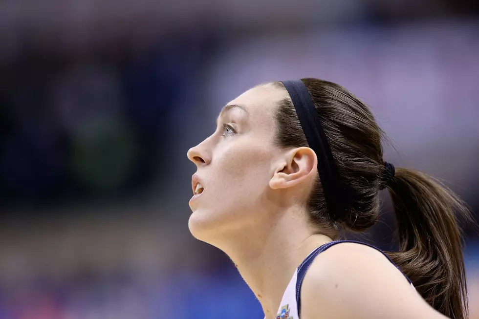 Breanna Stewart Flies Home From China With Knee Injury