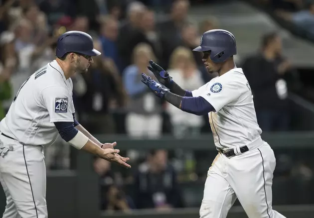 Mariners Rally With 4 Runs Late to Beat Angels 8-7